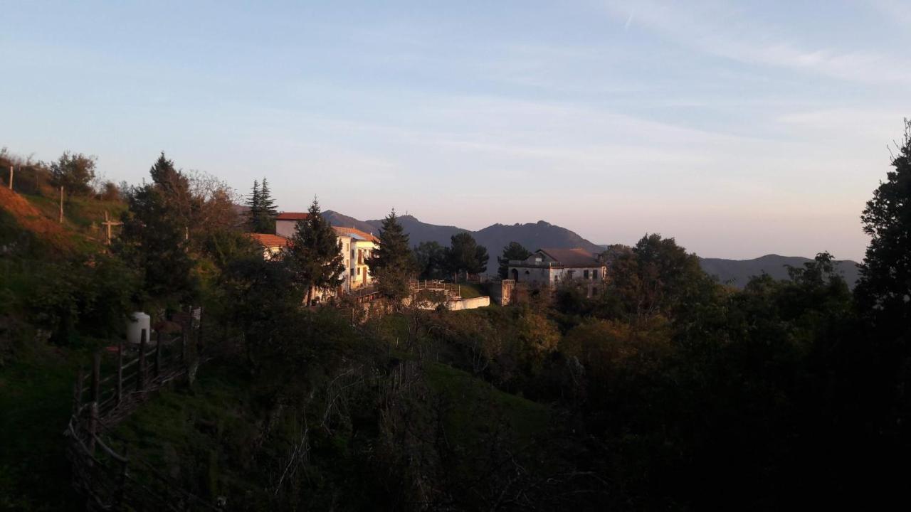 Castiglione Chiavarese Bed And Breakfast Humus Sapiens מראה חיצוני תמונה